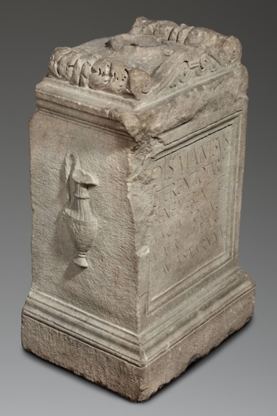 Funerary altar of Lucius Terentius Tarpius and Mucia Polla with Latin inscription, unknown Roman