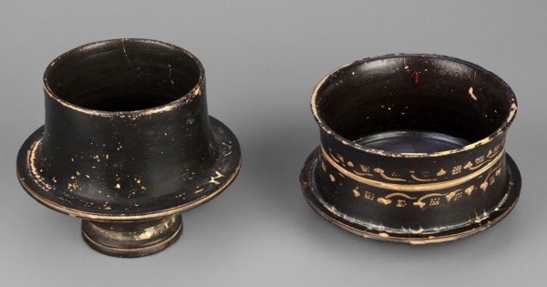 Black-finned pyxis decorated with vine, Greek ceramics, plant motifs, 275–250 BC, Athens, Attica,