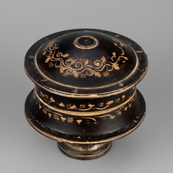 Black-finned pyxis decorated with vine, Greek ceramics, plant motifs, 275–250 BC, Athens, Attica;
