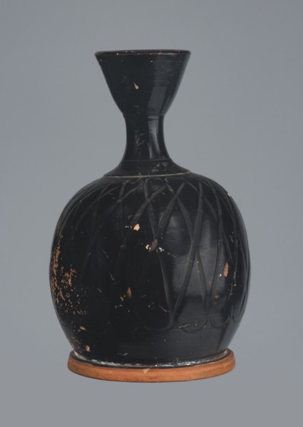 Ariballus lekythos, 4th century BC, Nola, Campania; lekythos vessel, height 12.0 cm, width 7.0 cm.,