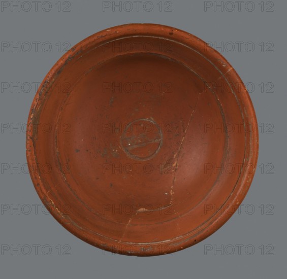 Terra sigillata bowl, Nasso Workshop; Dragendorff 1895 form 27. Fine-grained clay, orange-brown 2