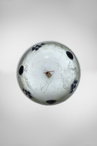 Bowl decorated with knobs, hemispherical bowl or lamp decorated with cobalt oval discs; light