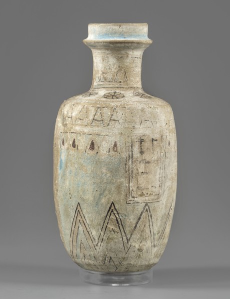 Flask with an egg-shaped belly and a slightly rounded bottom. The flask's arms are sloping and