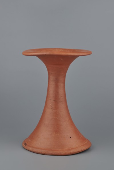 Bowl base, Base for a vessel with an almost equal diameter of both rims; both rims are irregular