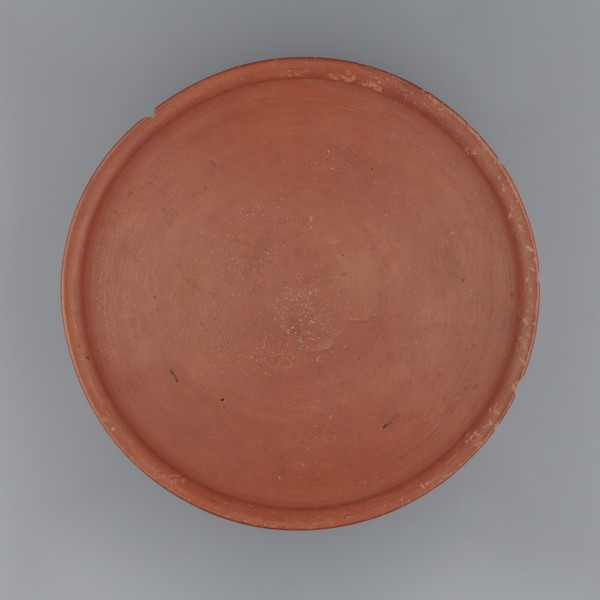 Medum-type bowl, Clay vessel with hemispherical shape narrowing just below the rim to form a