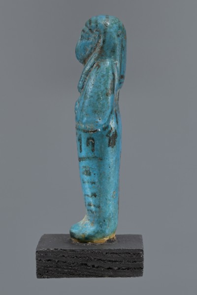 Ushabti Cha-em-uase, Cha-em-uase private name. A mummy-shaped shabti figurine made of faience,