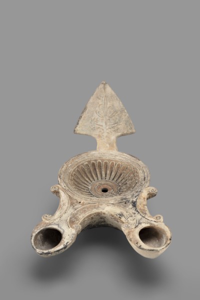 Two-burner lamp decorated with a rosette motif, oil lamp, end of the 1st century, Asia Minor;
