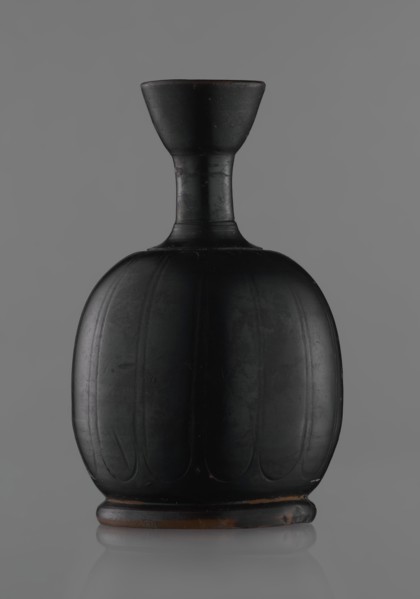 Black-finished aryballoi lekythos, Greek black-glazed pottery. Aryballoi lekythos coated with black