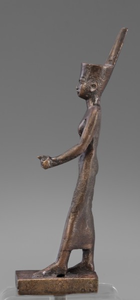 Figurine of the goddess Neith, revindication Bytom, Neith mythology, uraeuses, crown iconography,