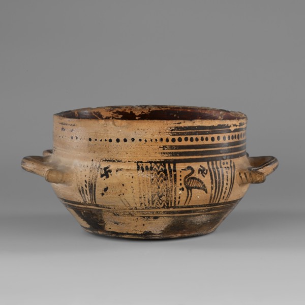 Skyphos mug with depictions of ducks, Skyphos with a profiled belly. Just below the rim are two