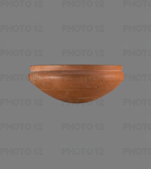 Medum-type bowl, Medum-type bowl with characteristic carination under the rim. Rounded bottom.