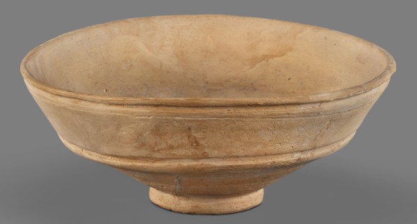 Bowl, unknown Middle Assyrian workshop; Middle Assyrian pottery; bowl on a ring-shaped foot; Near