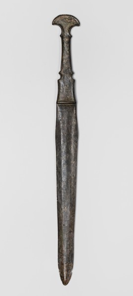 Dagger, unknown Luristan workshop. Dagger with a cast blade and a mushroom-shaped hilt with a