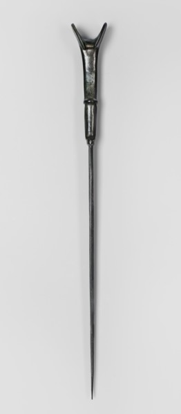 Dagger, unknown Luristan workshop. Dagger with a cast blade and a mushroom-shaped hilt with a