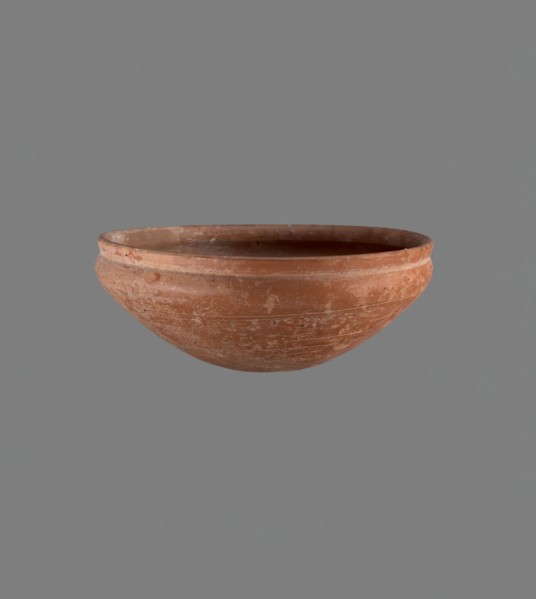 Medum type bowl. Medum type bowl with characteristic carination under the rim. Rounded bottom.