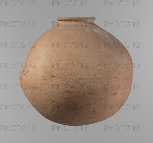Vessel, Egyptian pottery vessel, clay, wheel-made with roughly half of its height worked with a