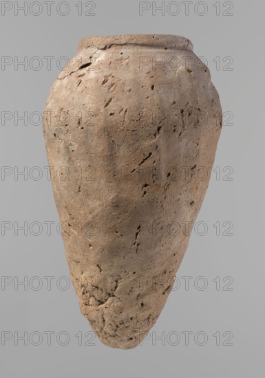 Vessel, Egyptian pottery, hand-made clay vessel, Old Kingdom c. 2686–c. 2181 BC, Edfu, vessel