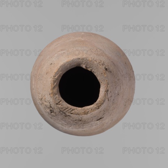 Vessel, Egyptian pottery ceramic clay vessel, New Kingdom, from Deir el-Medina; vessel, height 18.5