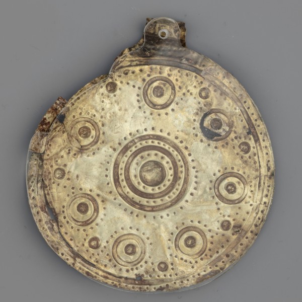 Bulla – medallion, Round bulla decorated with concentrically arranged repoussé points. Gold,