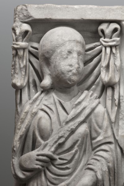 Sarcophagus with a depiction of a married couple and a shepherd, unknown Roman workshop. A large