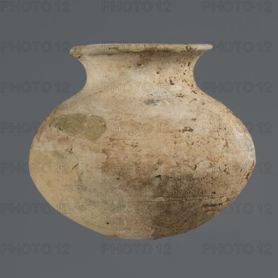 Vessel with an ellipsoidal belly, unknown northern Mesopotamian workshop, Early Jazira III period