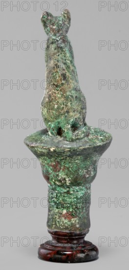 Cat sitting on a papyrus column, cats; Scen.Gal.Eg.; capitals; Egyptian art; 664–332 BC Late
