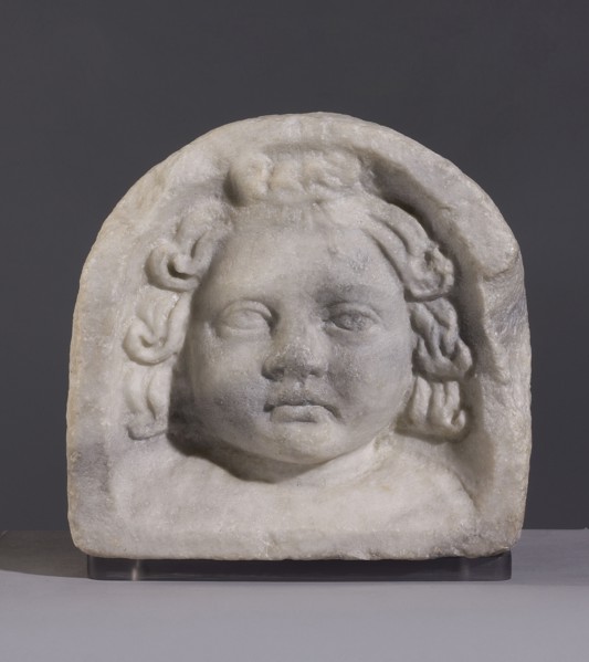 Fragment of a sarcophagus lid, unknown Italian workshop. Fragment of a sarcophagus lid depicting