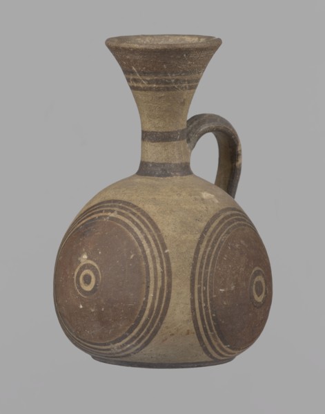 Cypriot jug, Jug on a low, straight foot. Globular body, flattened at the bottom. Quite narrow