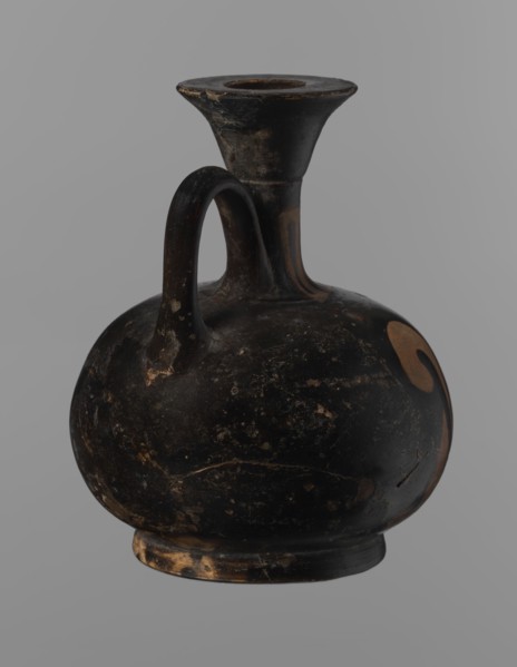 Aryballus lekythos, Reddish-brown clay with black, slightly shiny, well-covering varnish, including