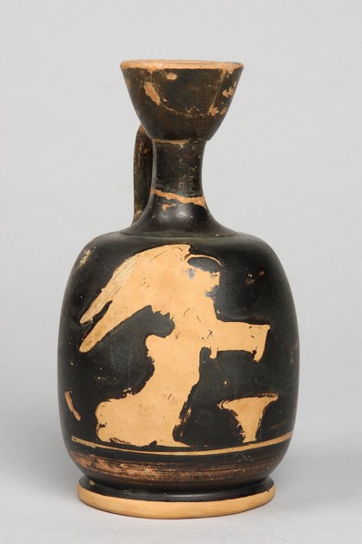 Aryballus lekythos, decoration: on the belly a winged Nike in right profile, dressed in a long