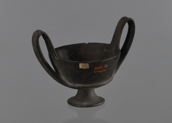 Kantharos, kantharos black-varnished on a cup-shaped foot; vessel used for banquets; goblet form;
