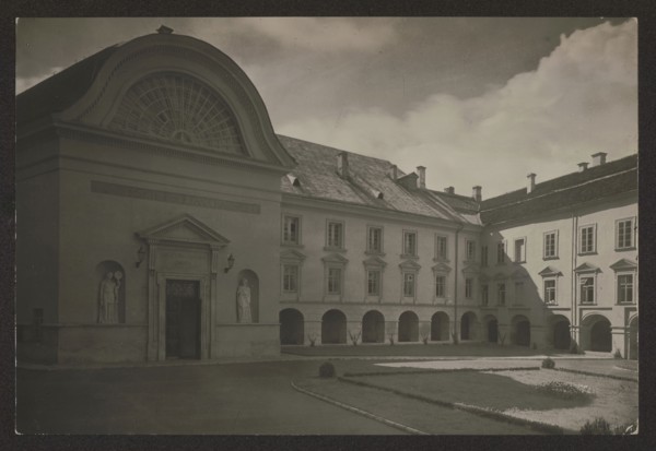 Vilnius. Stefan Batory University - Skarga Courtyard, Bulhak, Jan 1876-1950 photographer, Vilnius