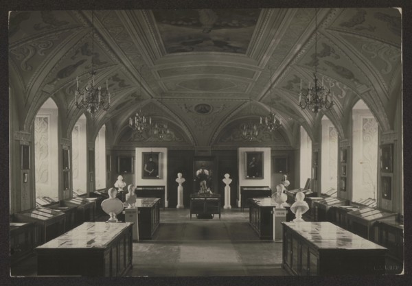 Vilnius. Stefan Batory University - Library Room, Bulhak, Jan 1876-1950 photographer, interiors,