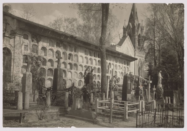 View of the Catacombs, photograph by Jan Bulhak 1876–1950, ca. 1934. Rasos Cemetery Rossa, Vilnius,