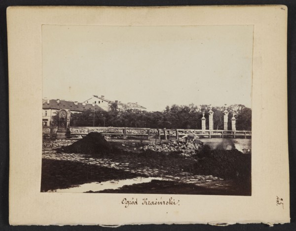 Krasinski Garden View of the gate to the Garden from Nalewki Street. On the left, buildings of