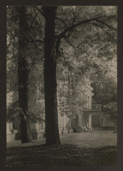 Werki — palace; Bulhak, Jan 1876–1950 photographer; Werki Lithuania; Tyszkiewicz family —