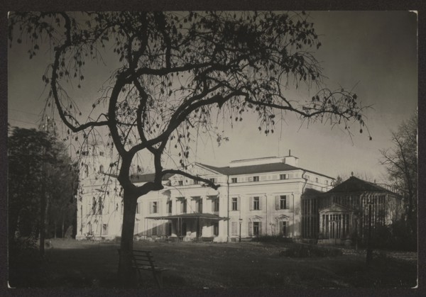 Werki — palace facade; photographer: Jan Bulhak 1876–1950; subject: palaces in Werki Lithuania,