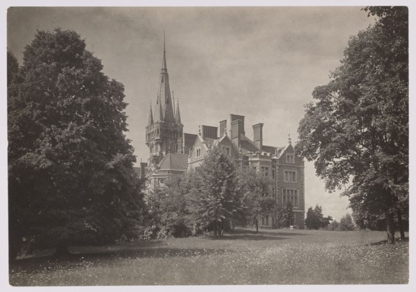 Lentvaris palace; photographer Jan Bulhak 1876–1950; architecture; Lentvaris, Lithuania; palaces;