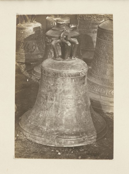 Bell from the church in Krynica Galicia, 1582; requisitioned in 1917–1918. Bells; crafts. Plunder