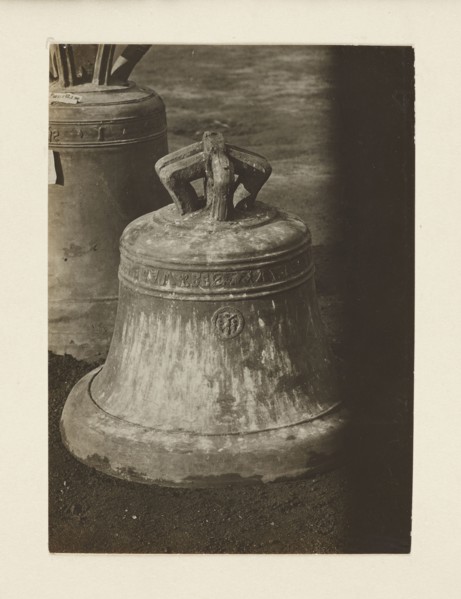 Bell from the church in Osiek near Oswiecim from the 16th century, requisitioned in 1917/1918 –
