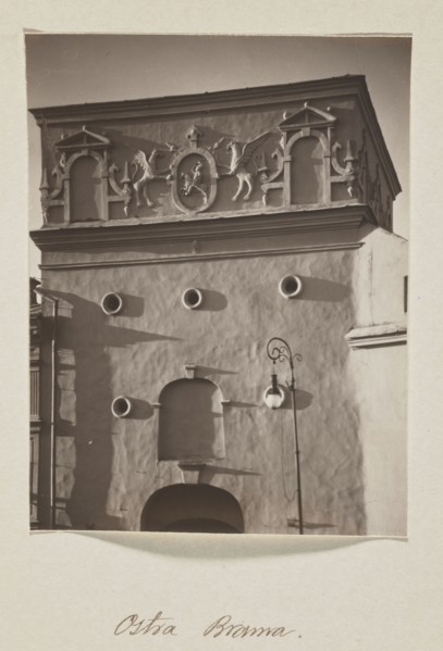 The Gate of Dawn; photograph, 1912. Photograph in the album Vilnius, volume 1, Jan Bulhak 1876–1950