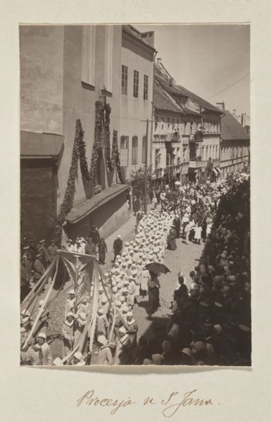 Procession at St. John's Church; photograph, 1916, Vilnius; subject: processions at St. John's