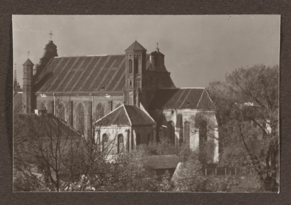 Bernardine Church; photograph, 1912; photographer Jan Bulhak 1876–1950; Vilnius; photographic