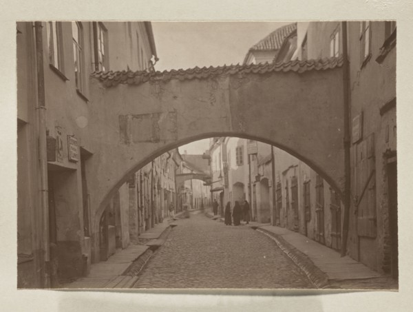 Jewish Street; photograph, album Wilno, volume 1, Jan Bulhak 1876–1950, Vilnius Jewish quarter,