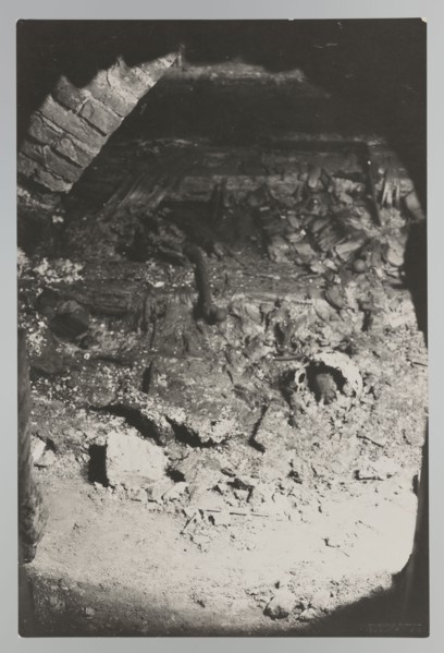 Vilnius. Cathedral - interior of the royal crypt; crypts; archaeological excavations after the 1931