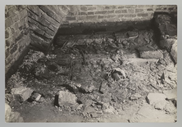 Vilnius. Cathedral — interior of the royal crypt, left side; Bulhak, Jan 1876–1950; Vilnius