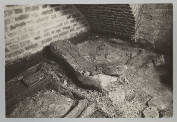 Vilnius. Cathedral — interior of the royal crypt, Bulhak, Jan 1876–1950; Archcathedral Basilica of