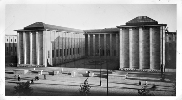 View of the central pavilions of the National Museum at Aleja 3 Maja, Warsaw; photograph by