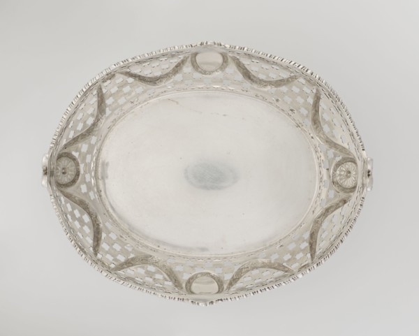 Openwork fruit basket by Harris, CS & Sons London; goldsmiths, fl. 1817–1933 and Charles Stuart