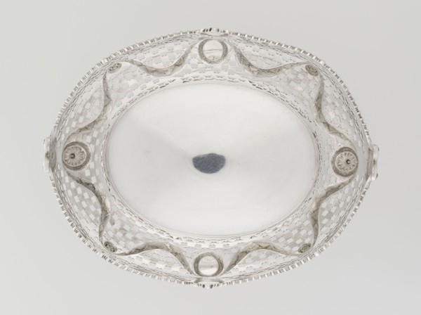 Fruit basket by Harris, CS & Sons London; goldsmith's firm, fl. 1817–1933 and Harris, Charles